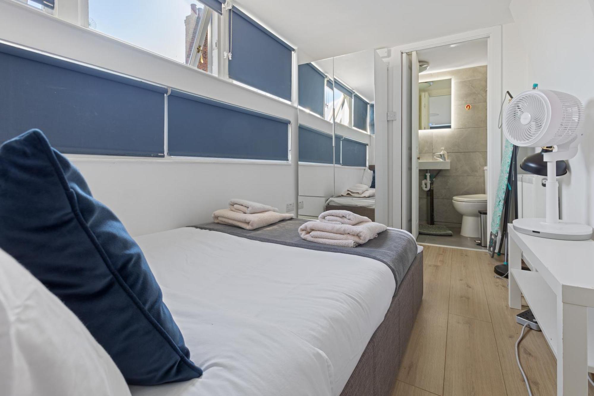 Modern Flat & Balcony In Historic West Kensington Apartamento