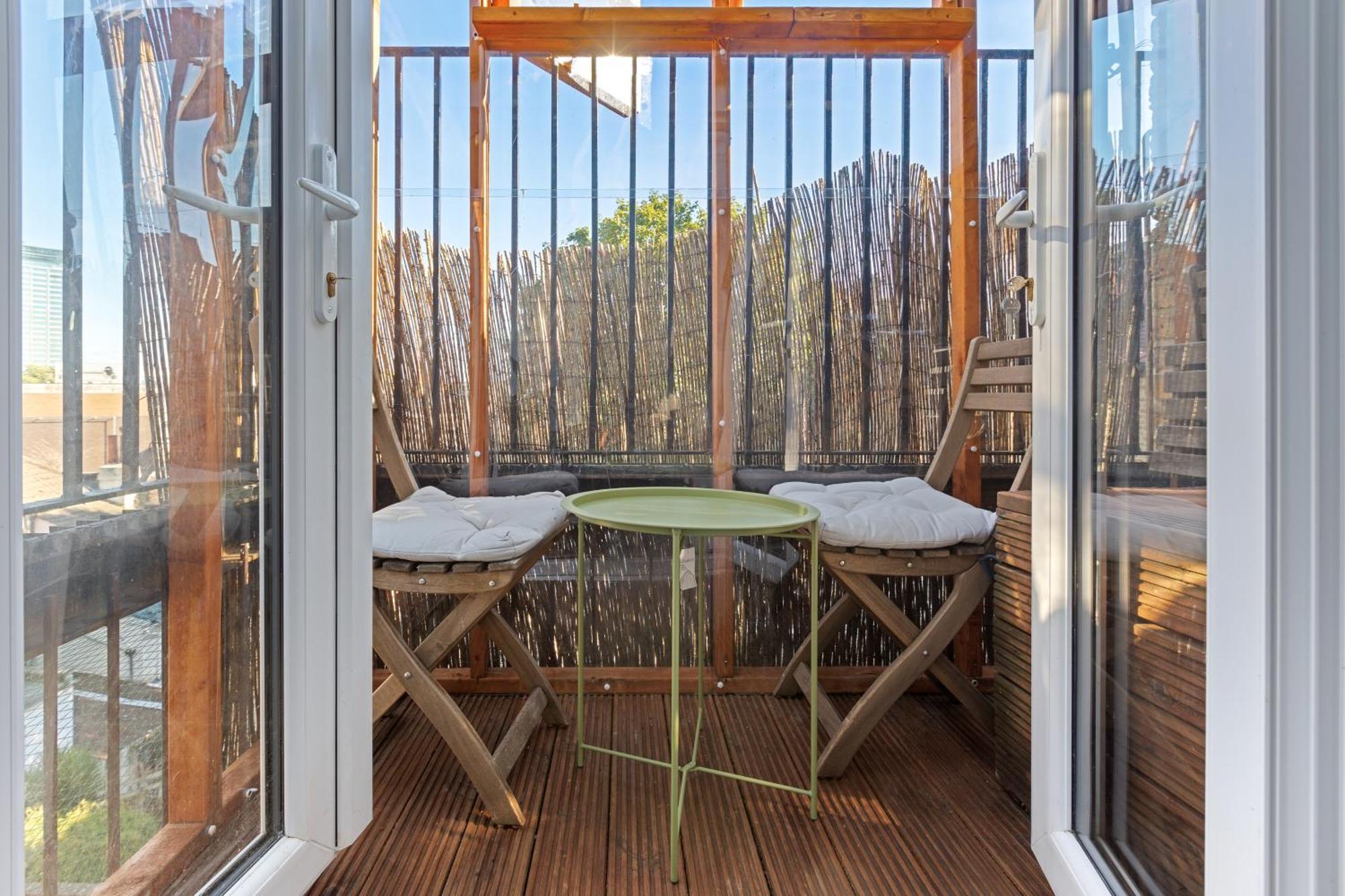 Modern Flat & Balcony In Historic West Kensington Apartamento